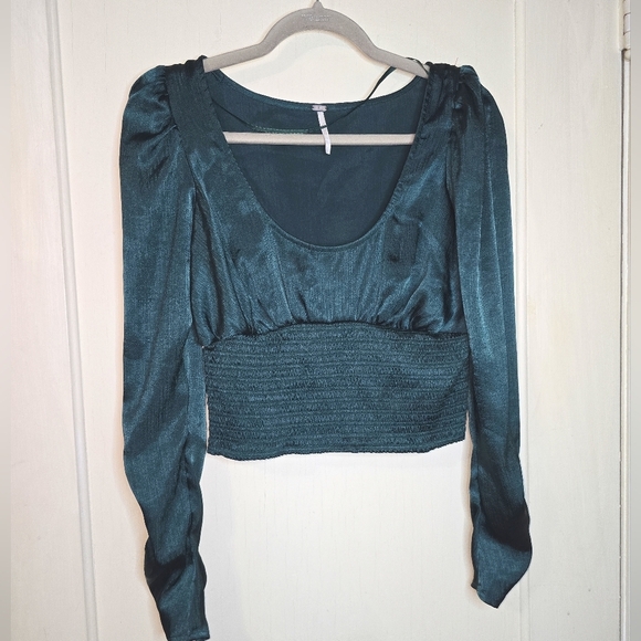 Free People Cropped and smocked boho chic Santiago Top Size Small Petite - Picture 8 of 12